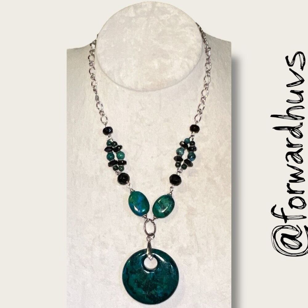 18” Artificially Colored Stone Pendant - Picture 11 of 12